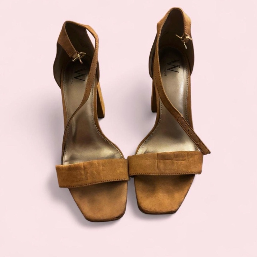 Women's Tan Heels